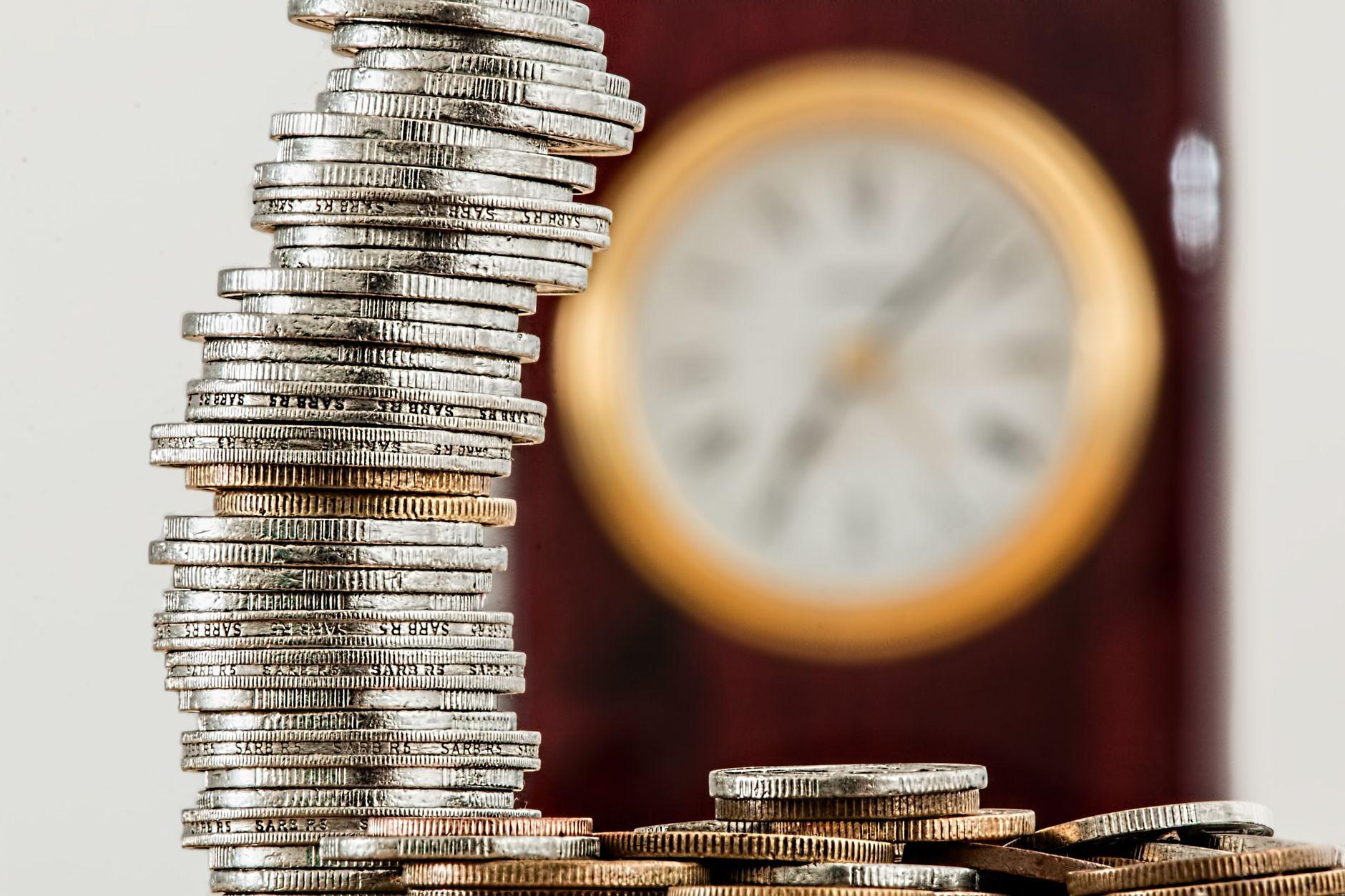 Illustration of How Dividend Reinvestment Plans Quietly Compound Wealth Over Time