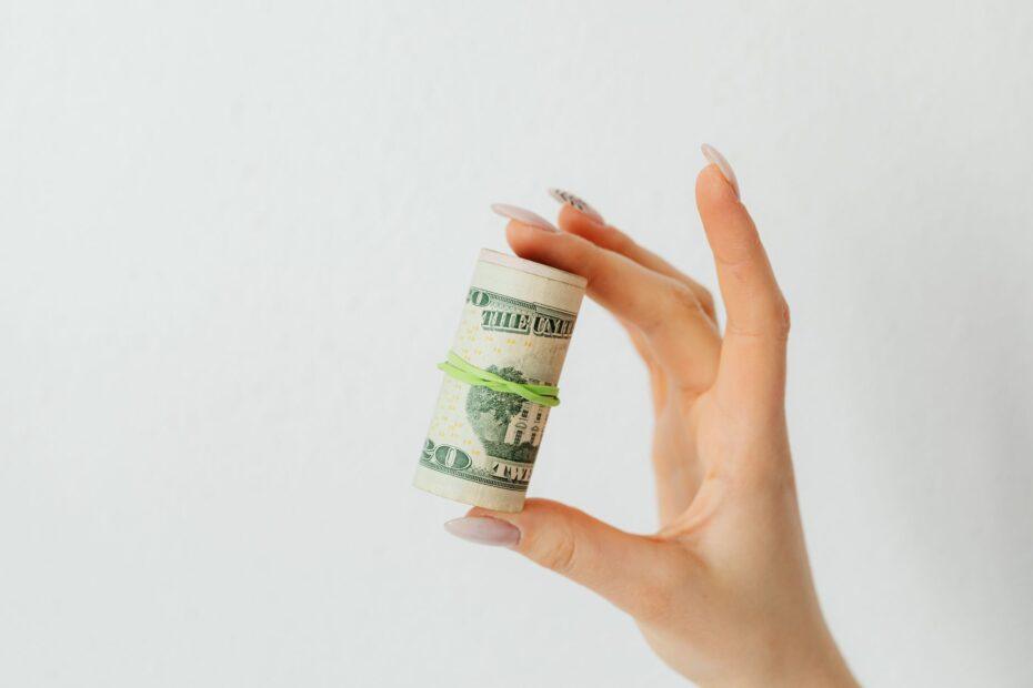 Illustration of How Investing Windfalls Differs From Investing Regular Paychecks