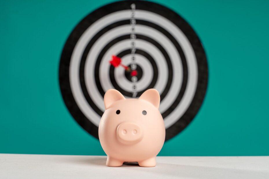 Illustration of How Target-Date Funds Simplify Retirement Investing for Beginners