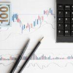 Illustration of The Difference Between Passive Income and Active Trading Strategies