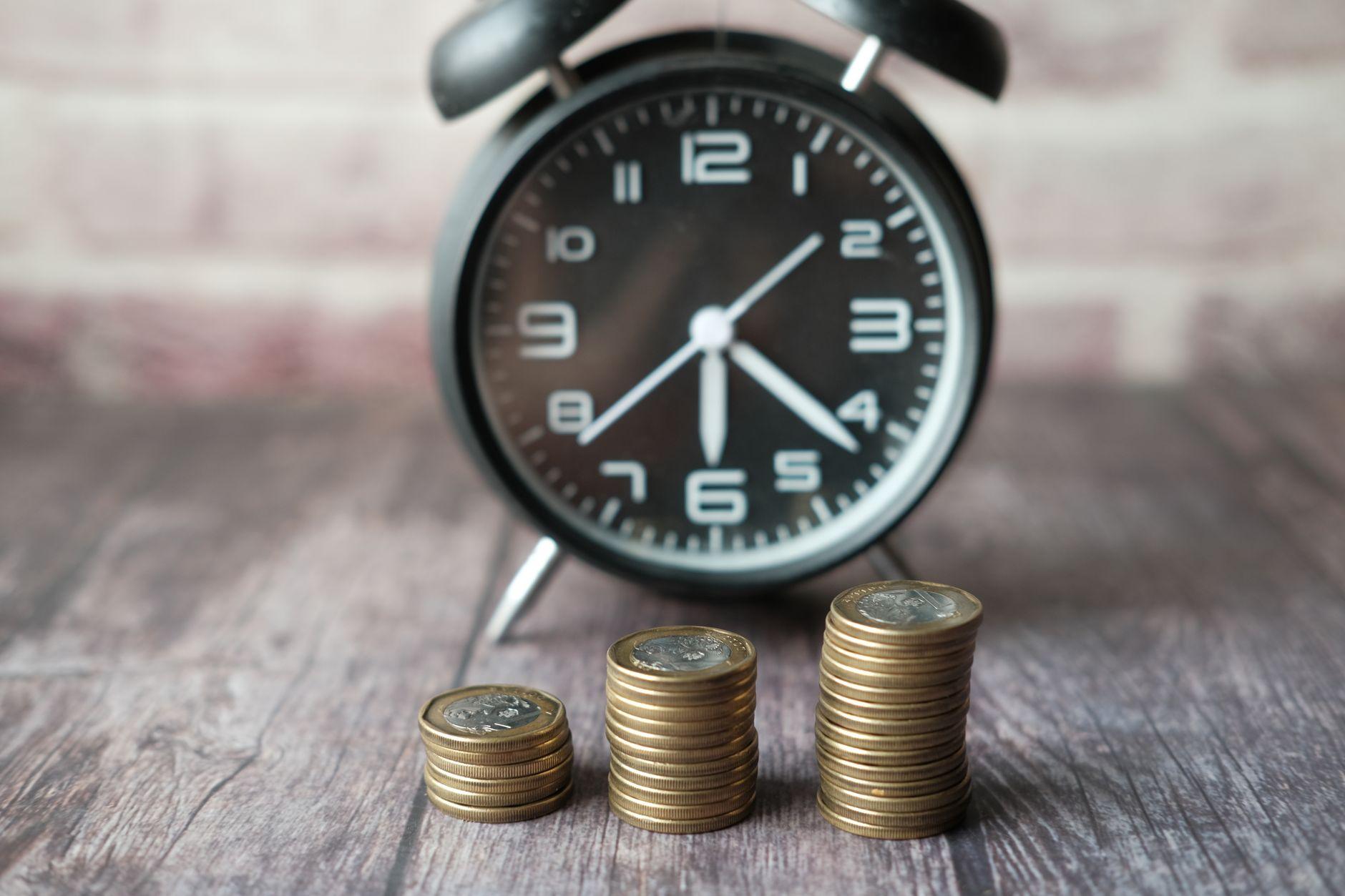Illustration of The Quiet Power of Compound Interest Over Long Investment Timelines