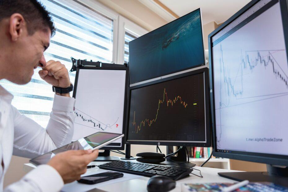 Illustration of What Long-Term Investors Understand That Short-Term Traders Often Miss